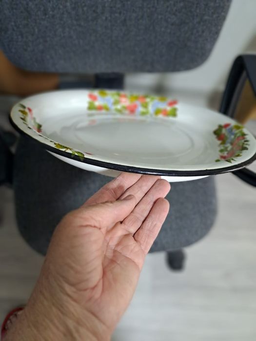 Табак, поднос в хорошем состоянии