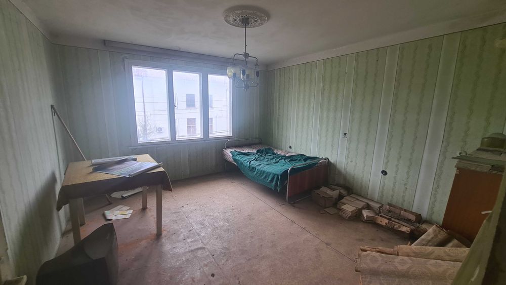 1722-Продава се триетажна тухлена на плоча къща в село Гецово!