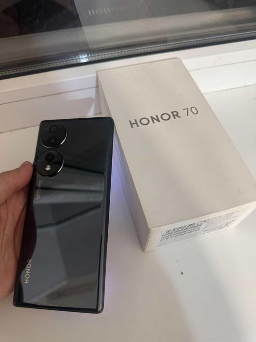 Продам телефон HONOR 70