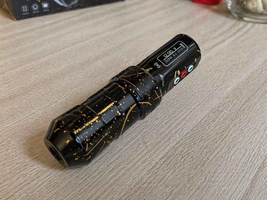 Aparat de tatuat wireless – ideal pentru începători