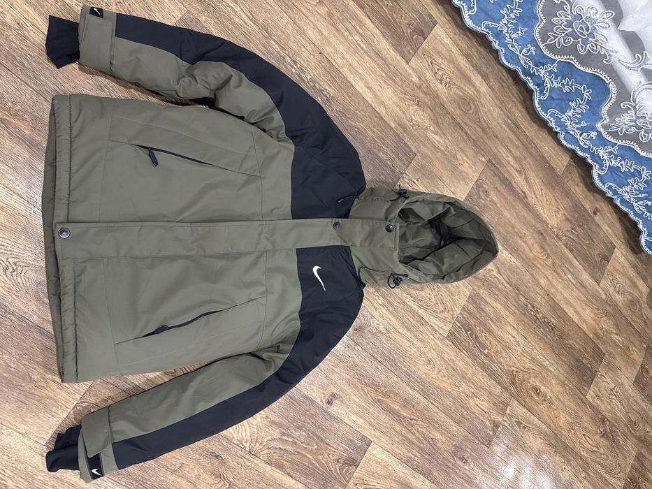 Продам куртку новая