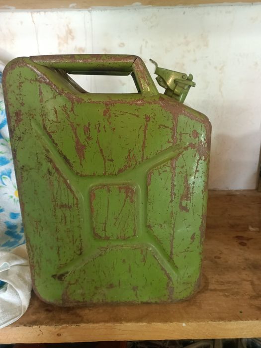 В продаже канистра СССР ГОСТ. 20 литров.