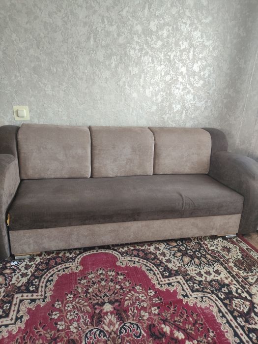 Продам Диван в нормальном состоянии