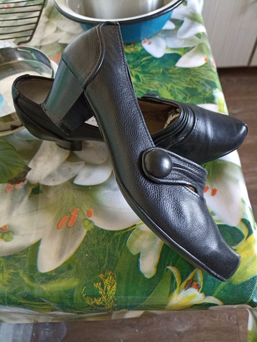 Туфли кожаные,удобные,одевала несколько раз, в отличном состоянии,