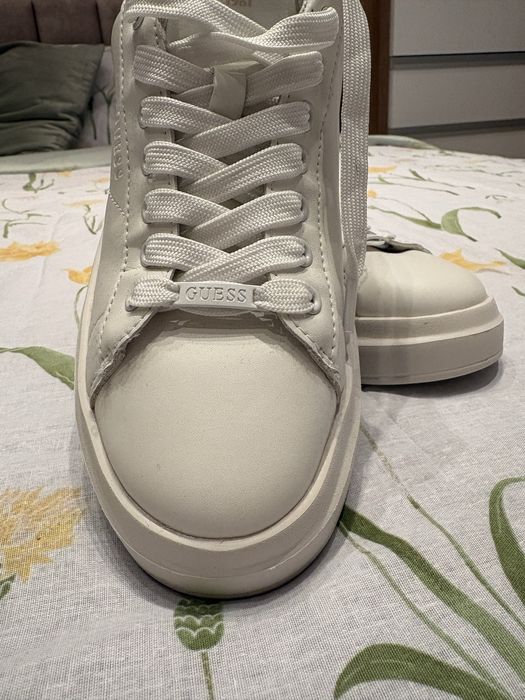 Дамски маратонки GUESS – №37 (с кутия)