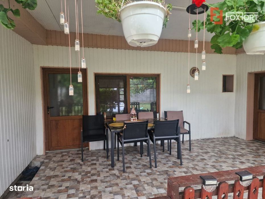 Casa individuala cu 9 camere, in Mosnita Noua, zona centrala
