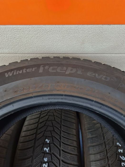 Зимни гуми 4 броя HANKOOK Winter Icept Evo3 235 55 R19 дот 2622