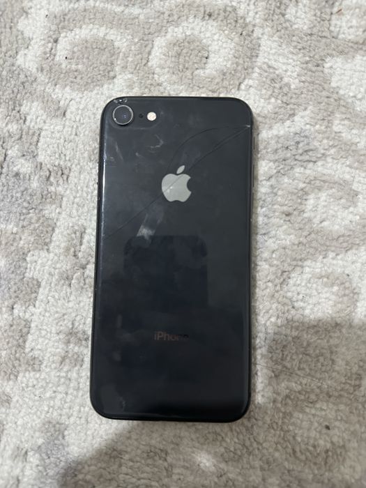 продам iPhone 8 64GB
