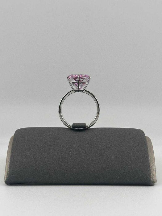 Kольцо с розовым топазом и бриллиантами