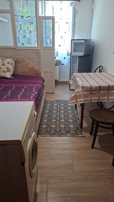 Închiriez garsoniera