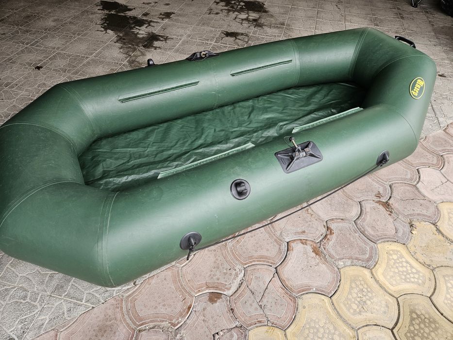 Лодка Инзер 250 гребная