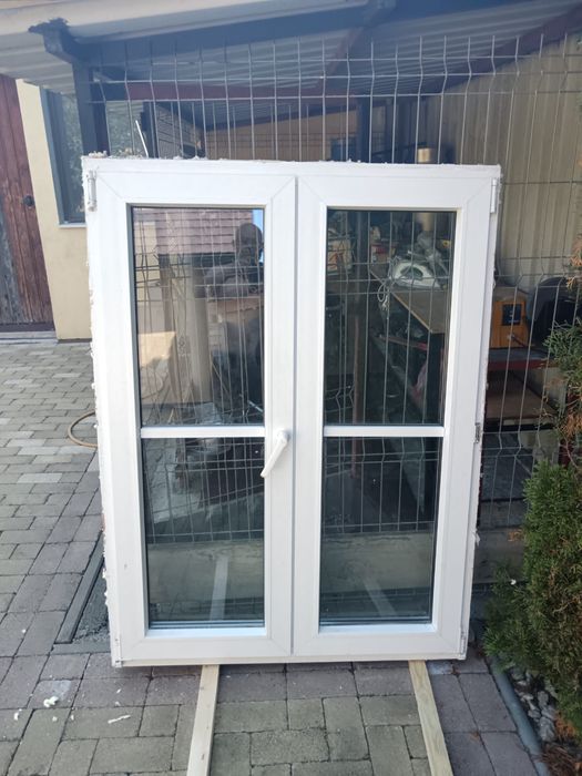 Ferestre pvc si lemn cu geam termoizolant