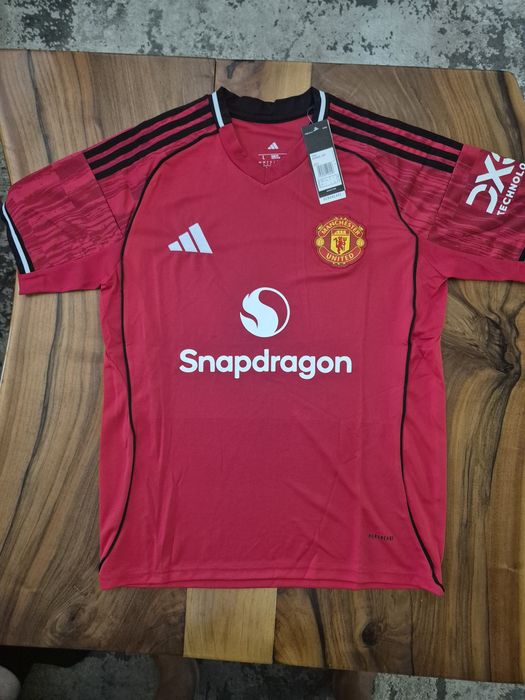 Новите тениски на Манчестър Юнайтед