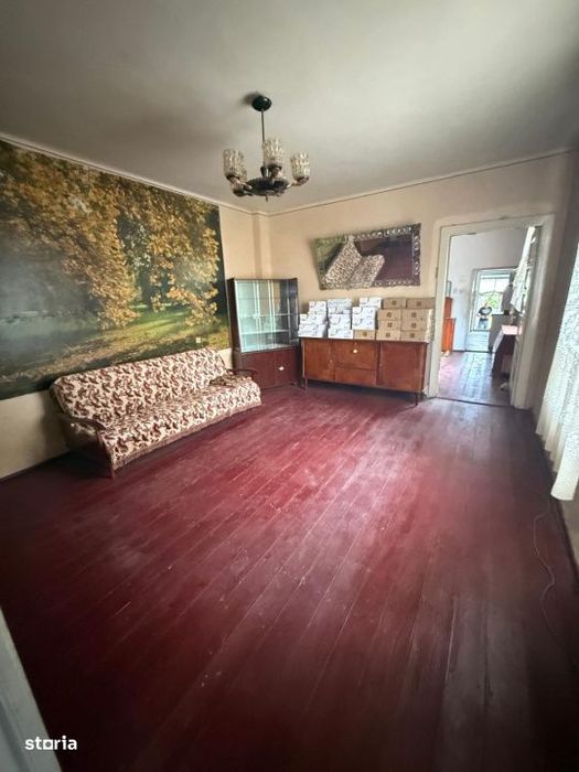 Casa batraneasca – teren 339 mp, zona Campia Islaz