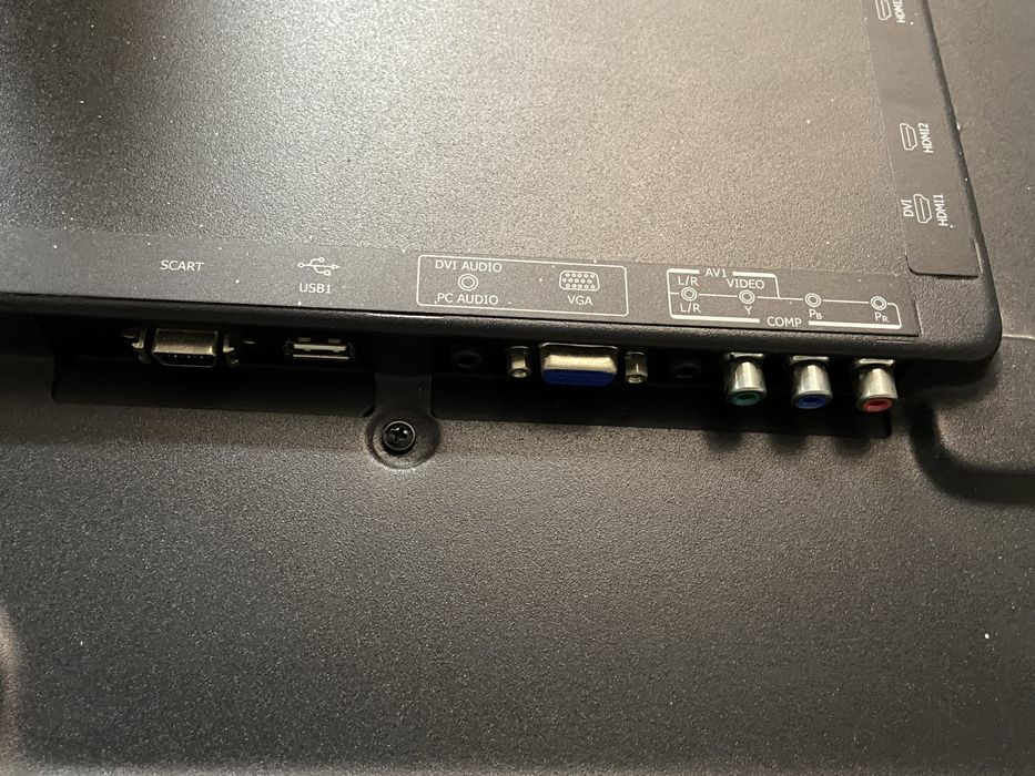 Телевизор 46" (117см)