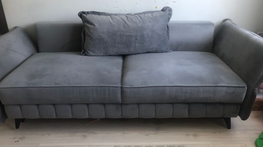 Canapea extensibila cu 3 locuri