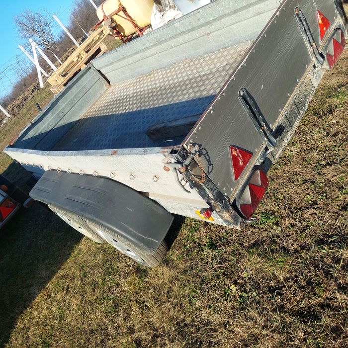 Remorca in stare buna, capacitate 2 tone