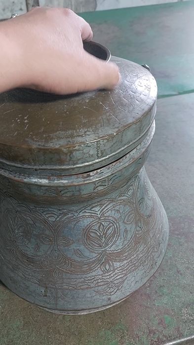 Мис челак сотилади