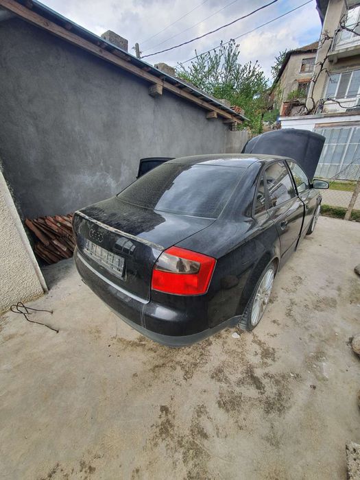 Продавам Ауди А4 В6 2.0 бензин 130 к.с., както и други коли на ЧАСТИ
