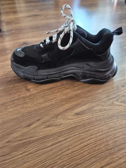 Vând adidași Balenciaga noi, nepurtati.