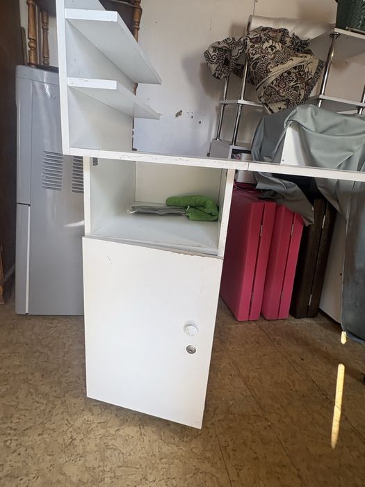 продам по 5000 срочно тумбочка,помошник