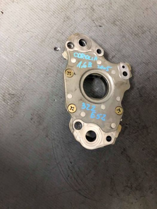 pompa ulei 1.6 b  322e52 toyota corolla