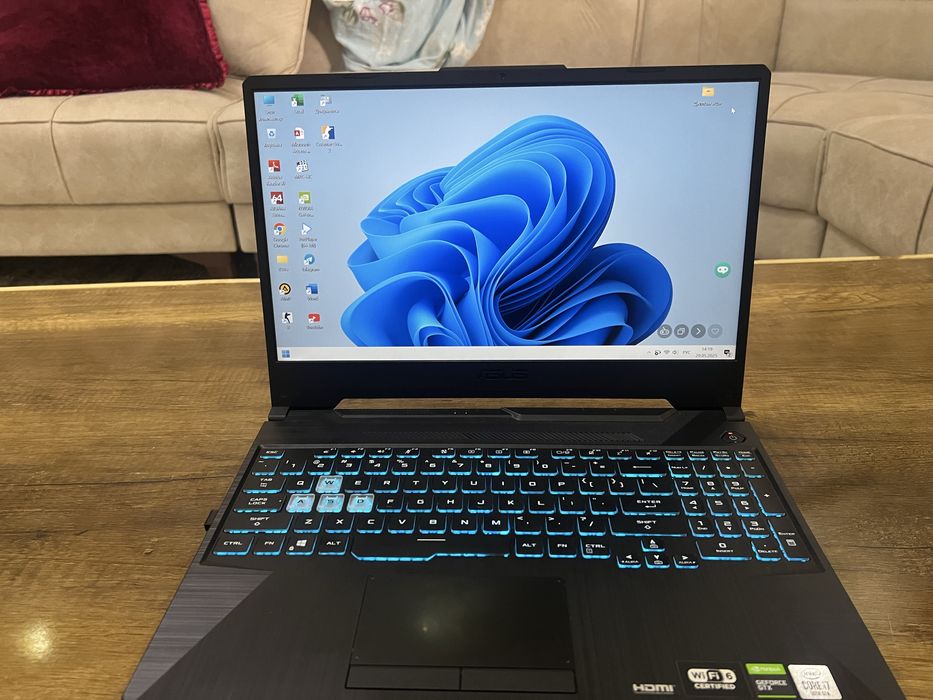 Moshniy igravoy noutbuk