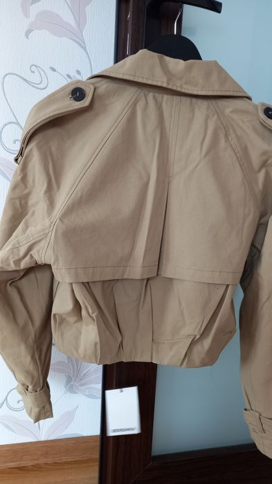 Trenci scurt ,model nou