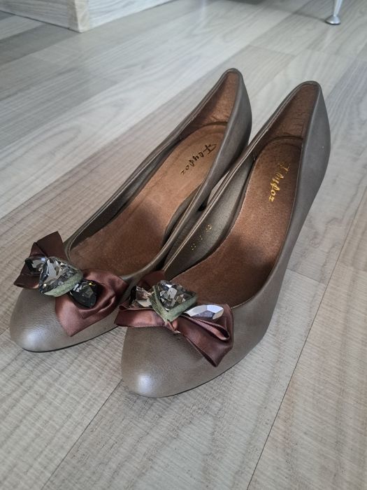 Pantofi cu toc eleganti