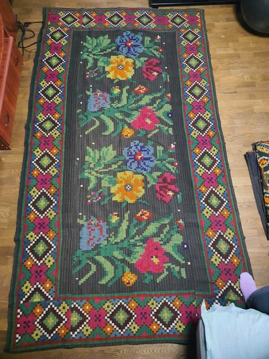 Covor românesc din lână cusut manual–(2.83m x 1.63m) sau set 4 covoare