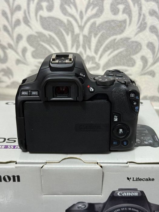 Продаю Canon 250D