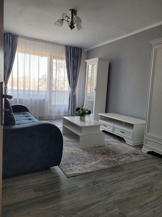 Închiriez apartament
