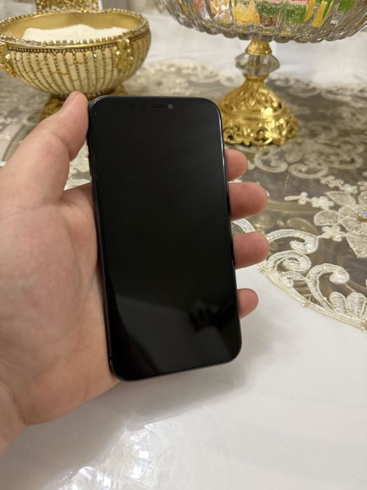 Продам Айфон 11 64g