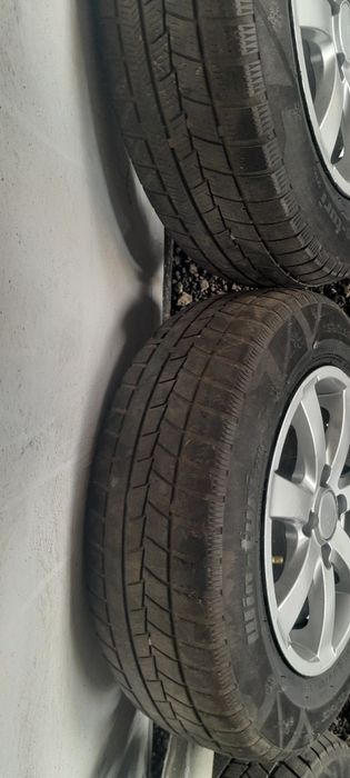 Продам четыре диска с резиной р13 всесезонка.