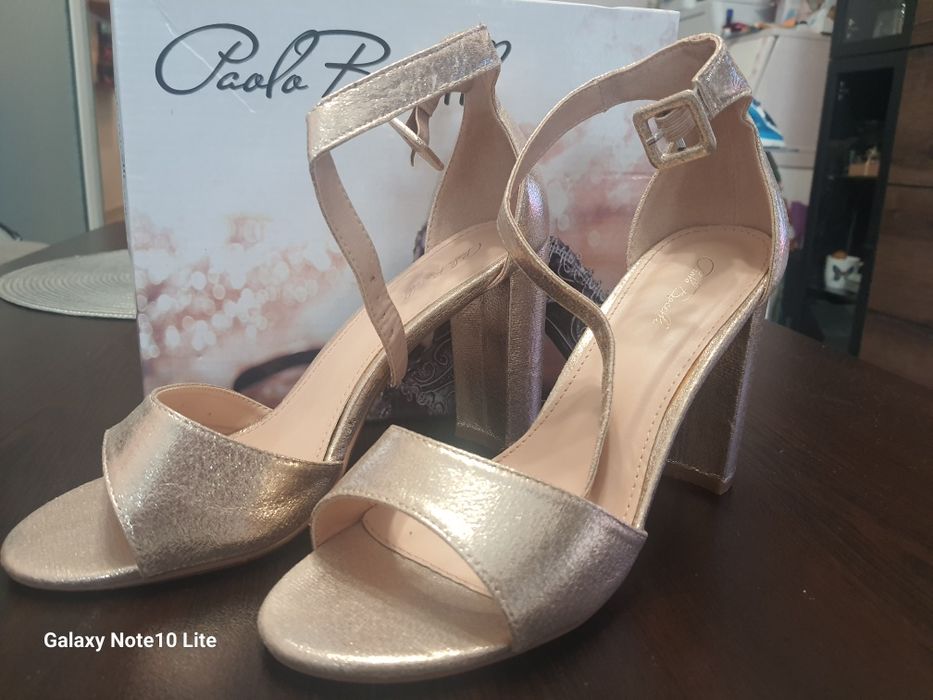 Официални сандали на ток