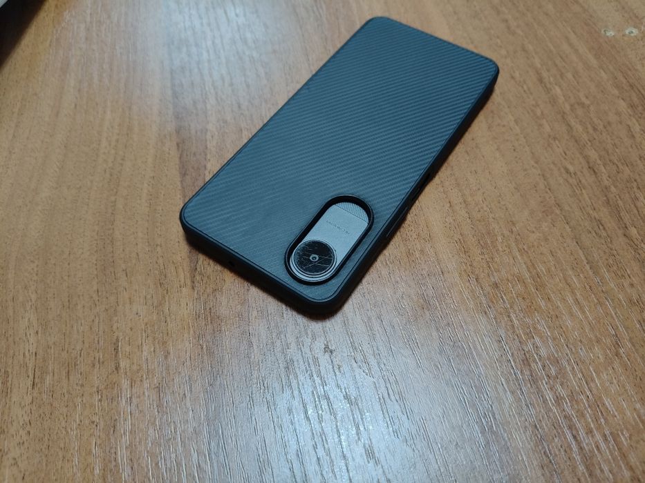 Смартфон Реалми в хорошем состояние