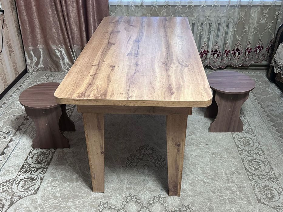 стол кухонный +4 стула подарок