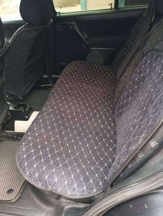 Фольксваген гольф 3 на полном ходу.