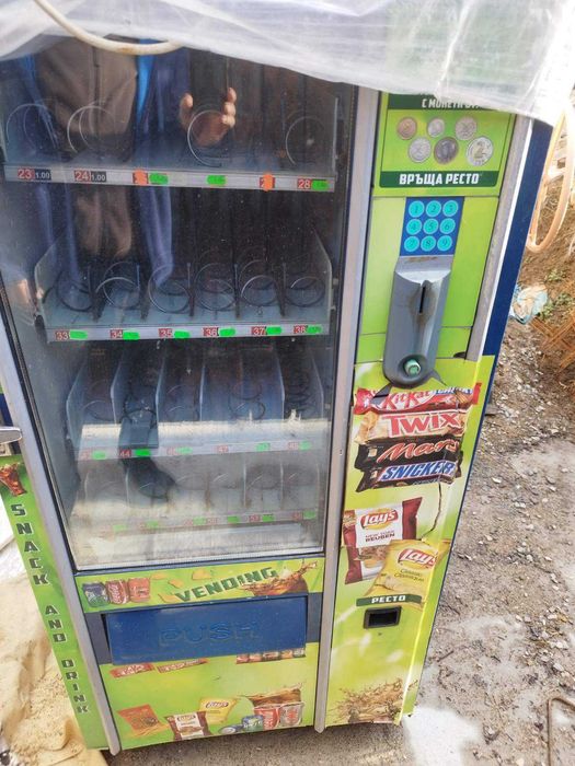 Продавам Вендинг машина
