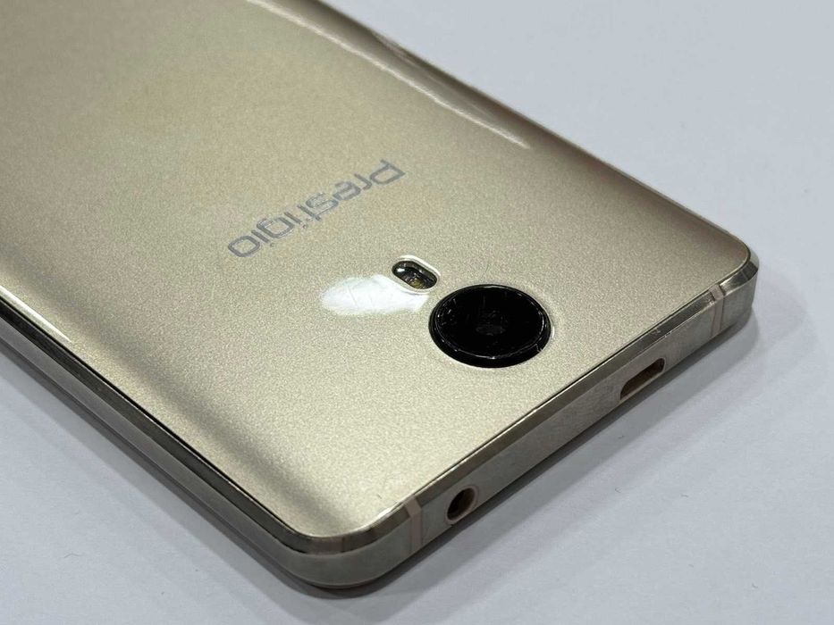 Телефон - Prestigio Muze D5