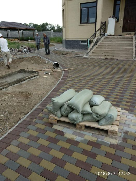 Укладка брусчатки асфальта