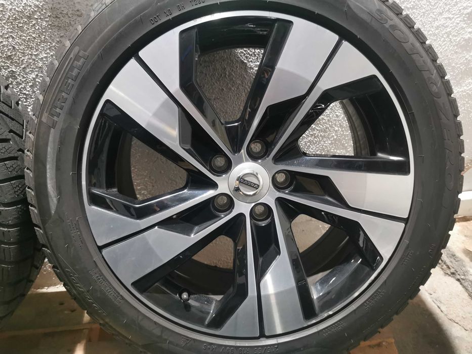 Jante Originale Volvo V60 CC / XC70  R 18 cu anvelope de iarna