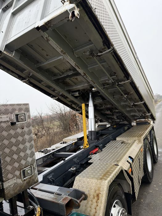 Scania R420. Basculanta 8x4