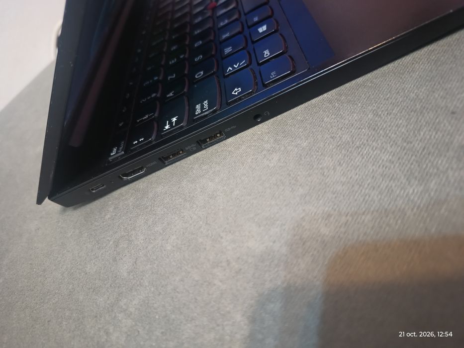 Lenovo ThinkPad E580 | 16 GB RAM DDR4 | SSD 512 GB NVMe + 1 TB HDD |i5-8250U (4 Cores / 8 Threads) | Intel UHD Graphics 620 | 15,6' FHD