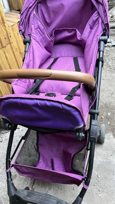 Коляска компактная с нюансом