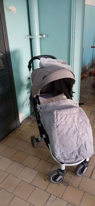 Чемодан коляска сотилади