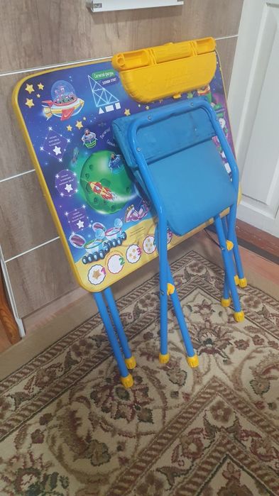 Парта детская со стулом