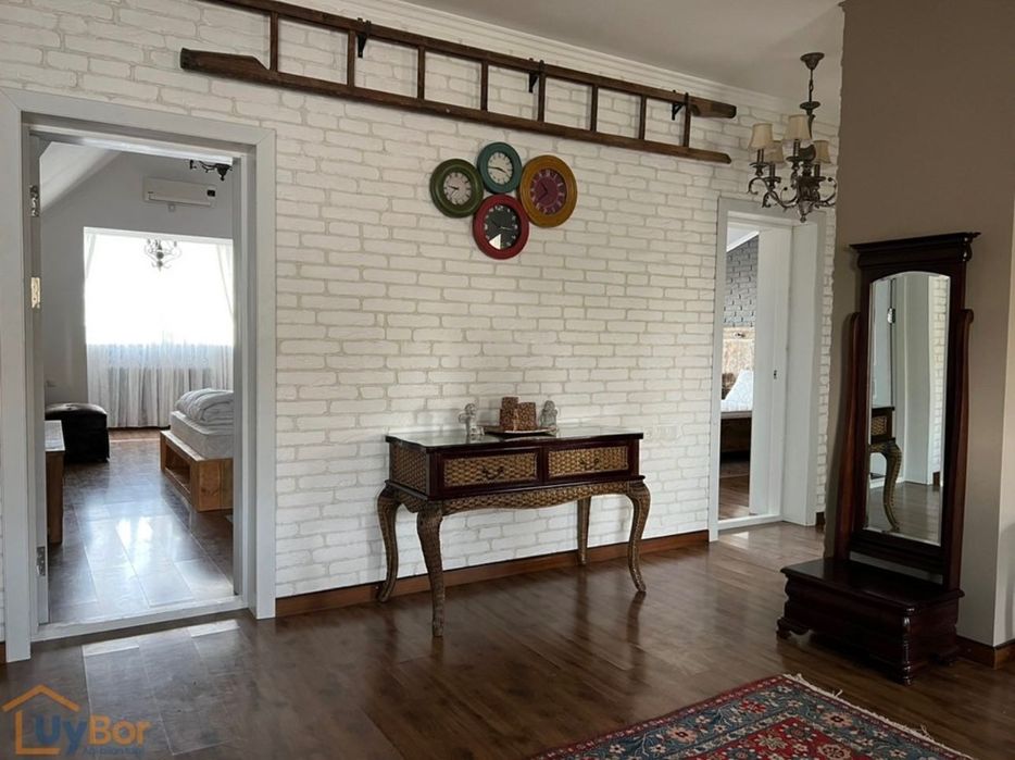 3 комнатная квартира в самом центре города. Ориентир 110 школа, ЦУМ