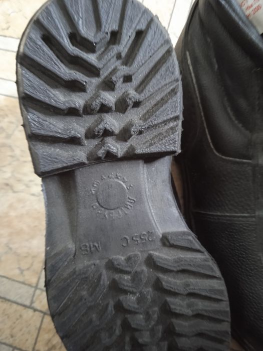 Продам мужские ботинки кожа носки для работы в опасных зонах