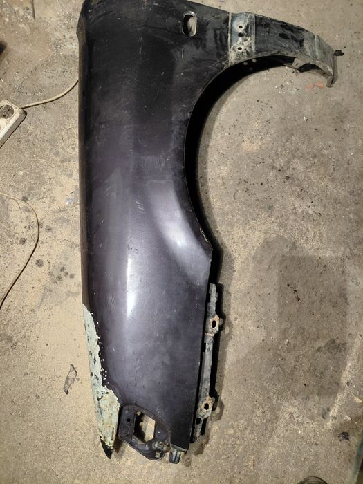 продам крыло водительская сторона